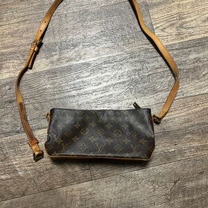 Louis Vuitton Monogram Canvas Crossbody Clutch in Brown and Tan